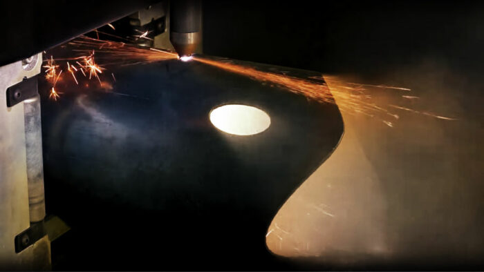 plasma-cutting-metal